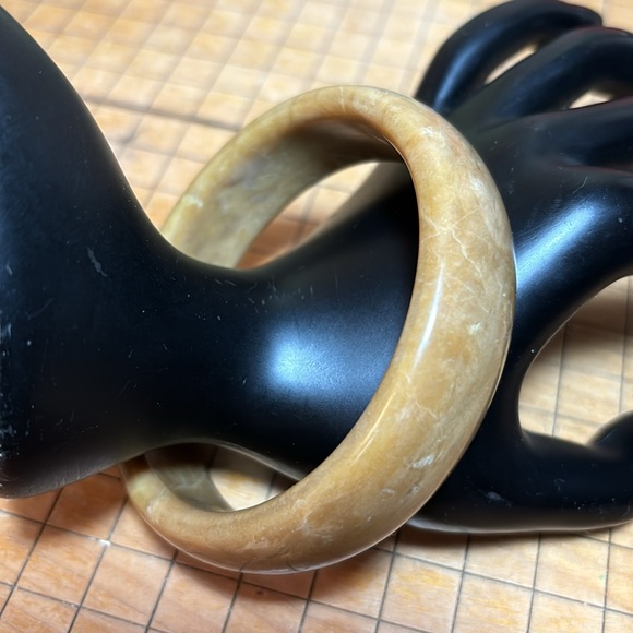Carved Marbled Stone Bangle Bracelet 2 11/16”D Creamy Caramel Color EVC 8”L Int. - Picture 4 of 7